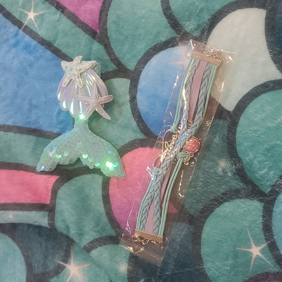 New Mermaid Tail Blanket, hair clip, bracelet - Picture 2 of 7